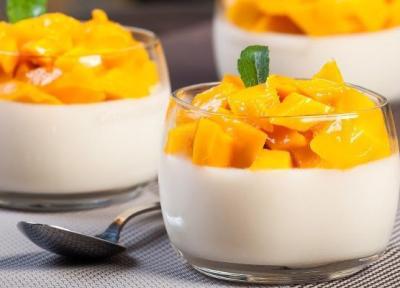 طرز تهیه دسر پاناکوتای وانیلی با سس انبه